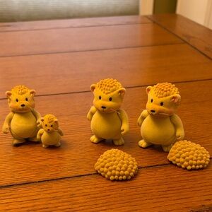 Little Set of Animal Family Hedgehogs